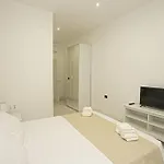 Apartamento Joivy Stylish 3-bed Flat Near The Aquarium