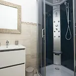 Apartamento Joivy Stylish 3-bed Flat Near The Aquarium Génova