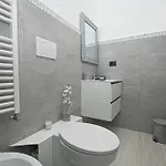 Apartamento Joivy Stylish 3-bed Flat Near The Aquarium