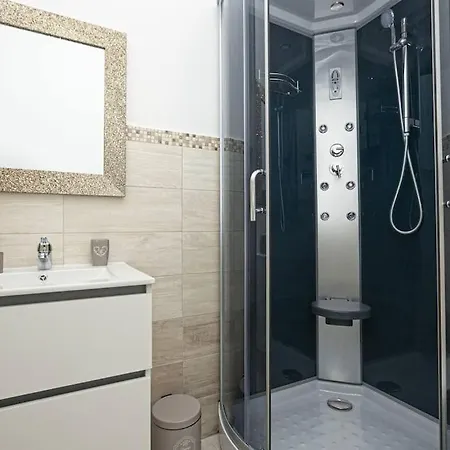 דירה Joivy Stylish 3-bed Flat Near The Aquarium ג'נובה
