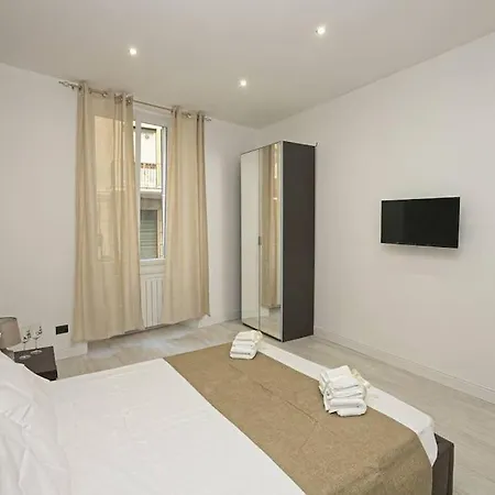 דירה Joivy Stylish 3-bed Flat Near The Aquarium ג'נובה