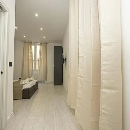 Joivy Stylish 3-bed Flat Near The Aquarium * ג'נובה