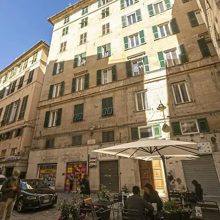 Joivy Stylish 3-bed Flat Near The Aquarium Apartment