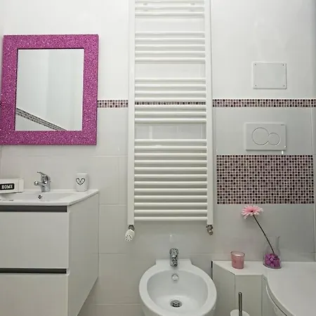 Joivy Stylish 3-bed Flat Near The Aquarium Genoa