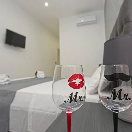 Joivy Stylish 3-bed Flat Near The Aquarium Apartment Genoa