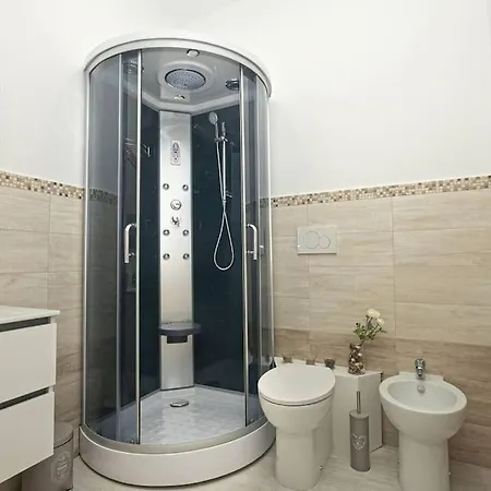 Joivy Stylish 3-bed Flat Near The Aquarium *