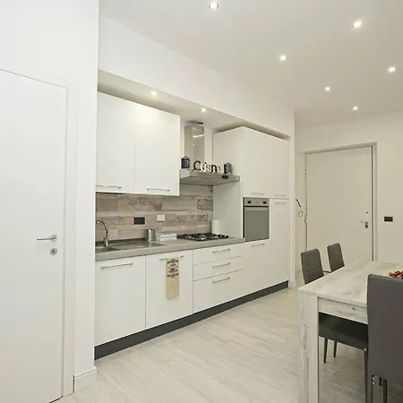 Joivy Stylish 3-bed Flat Near The Aquarium * Genova