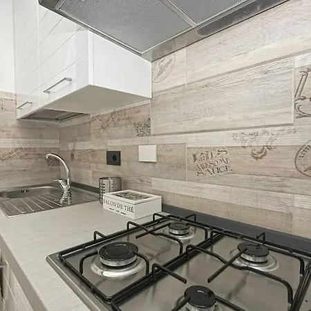 Joivy Stylish 3-bed Flat Near The Aquarium Apartment Genoa