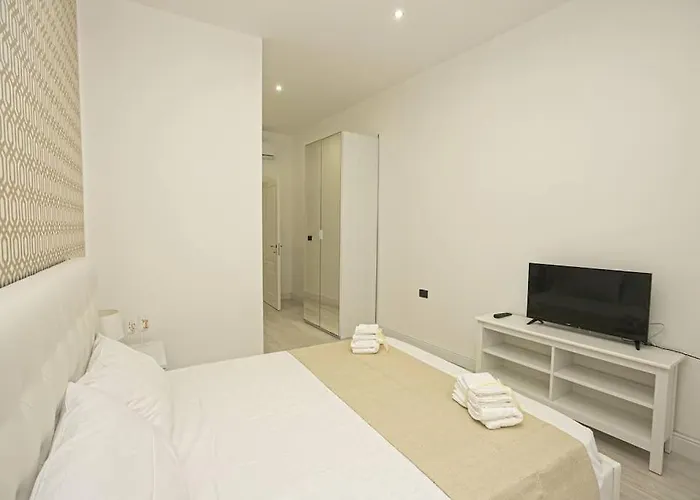 Apartmán Joivy Stylish 3-bed Flat Near The Aquarium